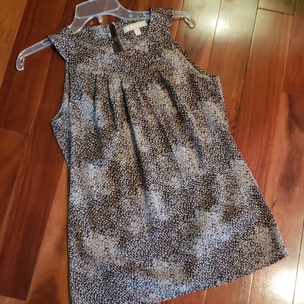 Size 2 Banana Republic sleeveless blouse